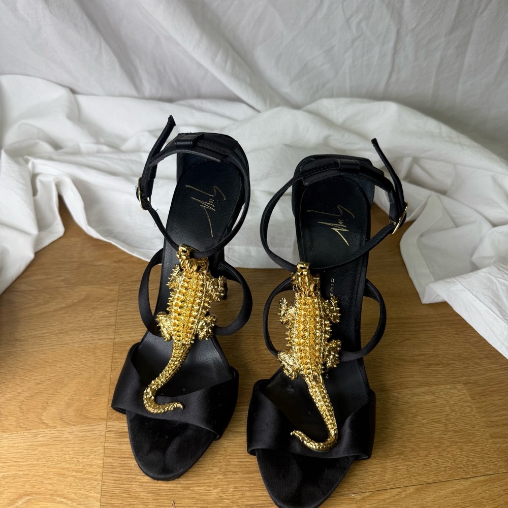 Vintage Giuseppe Zanotti Alligator Heels - Picture 3 of 7